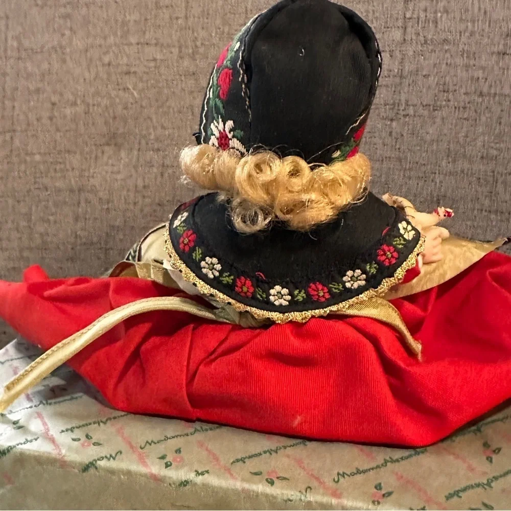 Madame Alexander International Series Swedish 792 Doll 8” Girl Swedish- help!